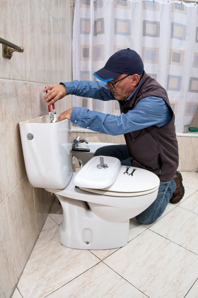 Broken Toilet Repair in Lincoln
