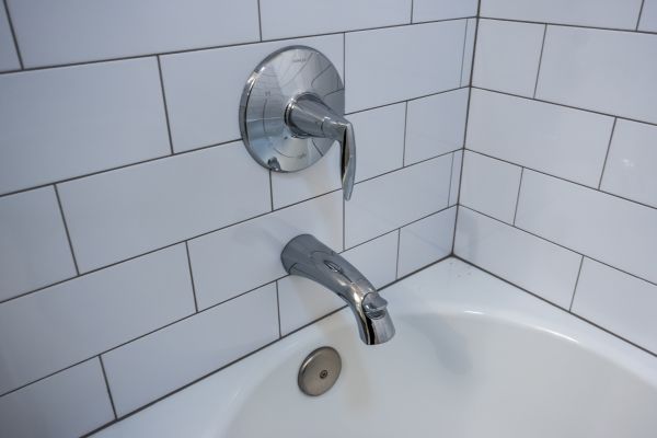 Tub Spout Replacement in Lincoln